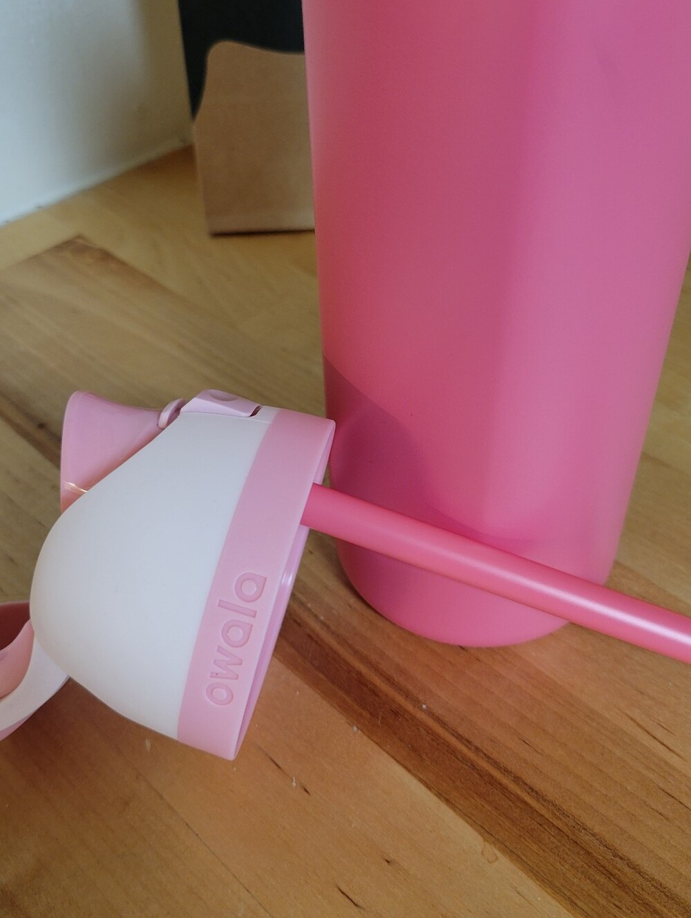 Starbucks Pink Owala Strawberry 24oz Stainless Steel Water Bottle/Tumbler - Picture 7 of 9